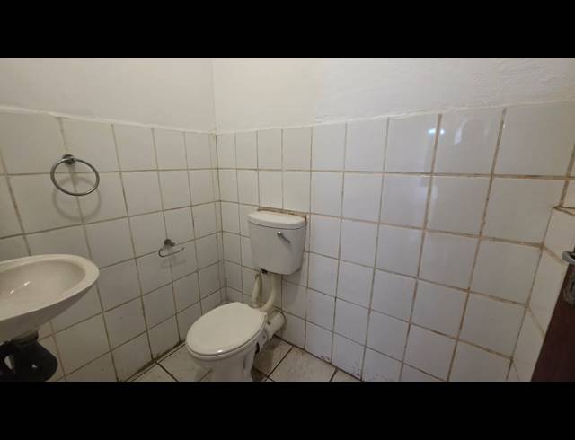 112M² RETAIL TO LET IN KULEKA